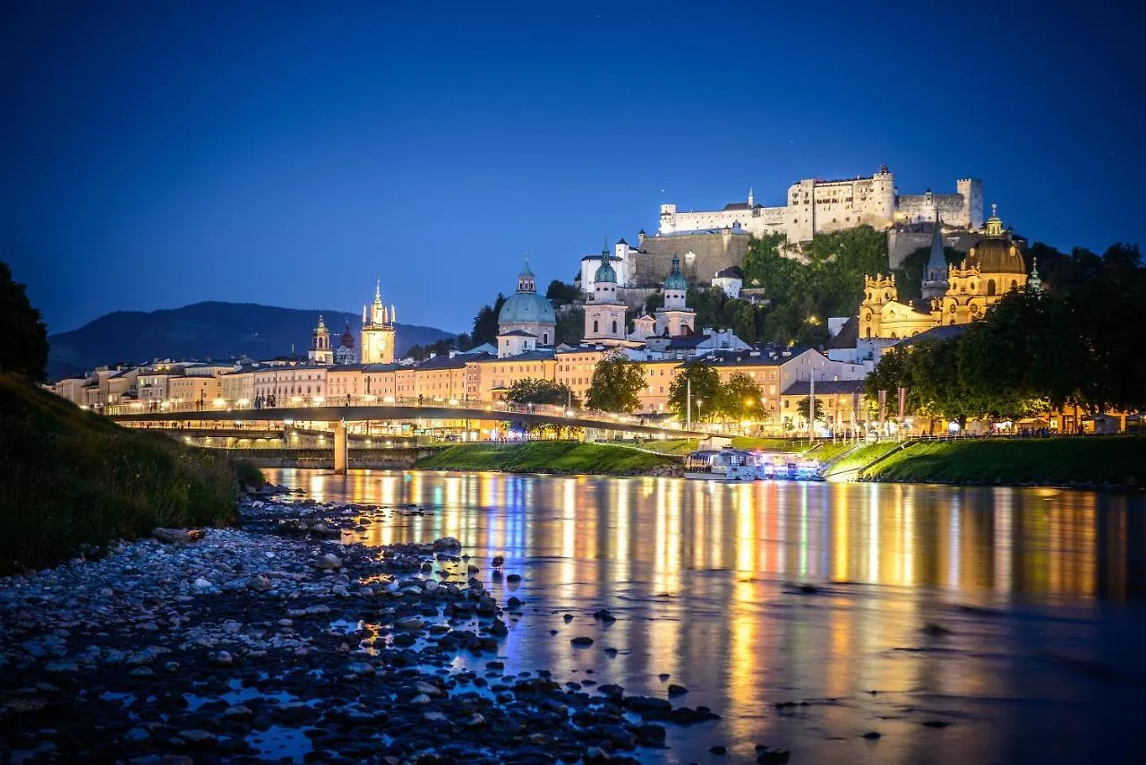 Luxury Stay Salzburg City فيلة